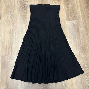 Tahari Black Pleated Knit A-Line Skirt size M
